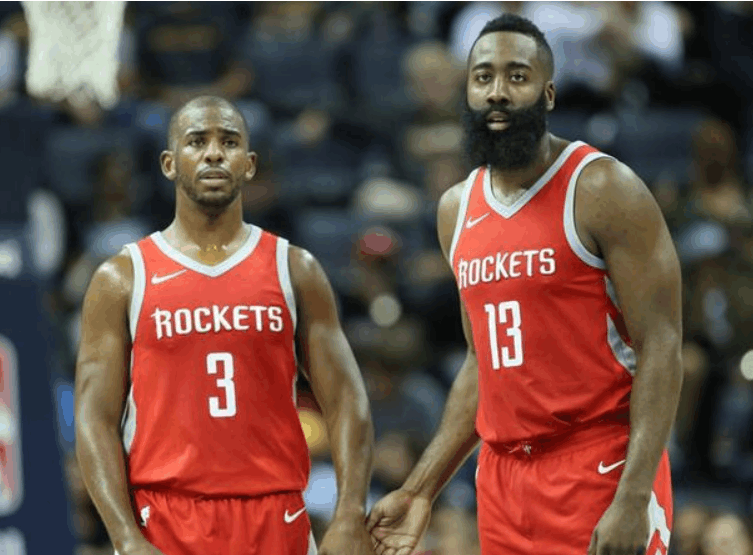 勇士老将挺身而出定胜局（勇士老将关键发力锁定胜局）