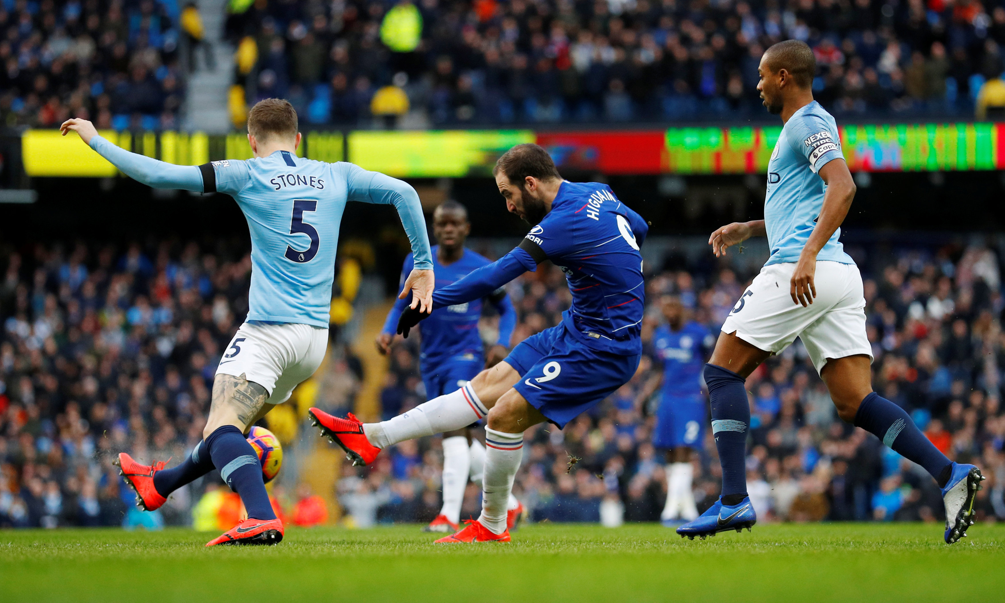 津媒谈国足选帅：本土“少壮派”教练的优势不容忽视（津媒：国足选帅应重视本土新生代教练的优势）