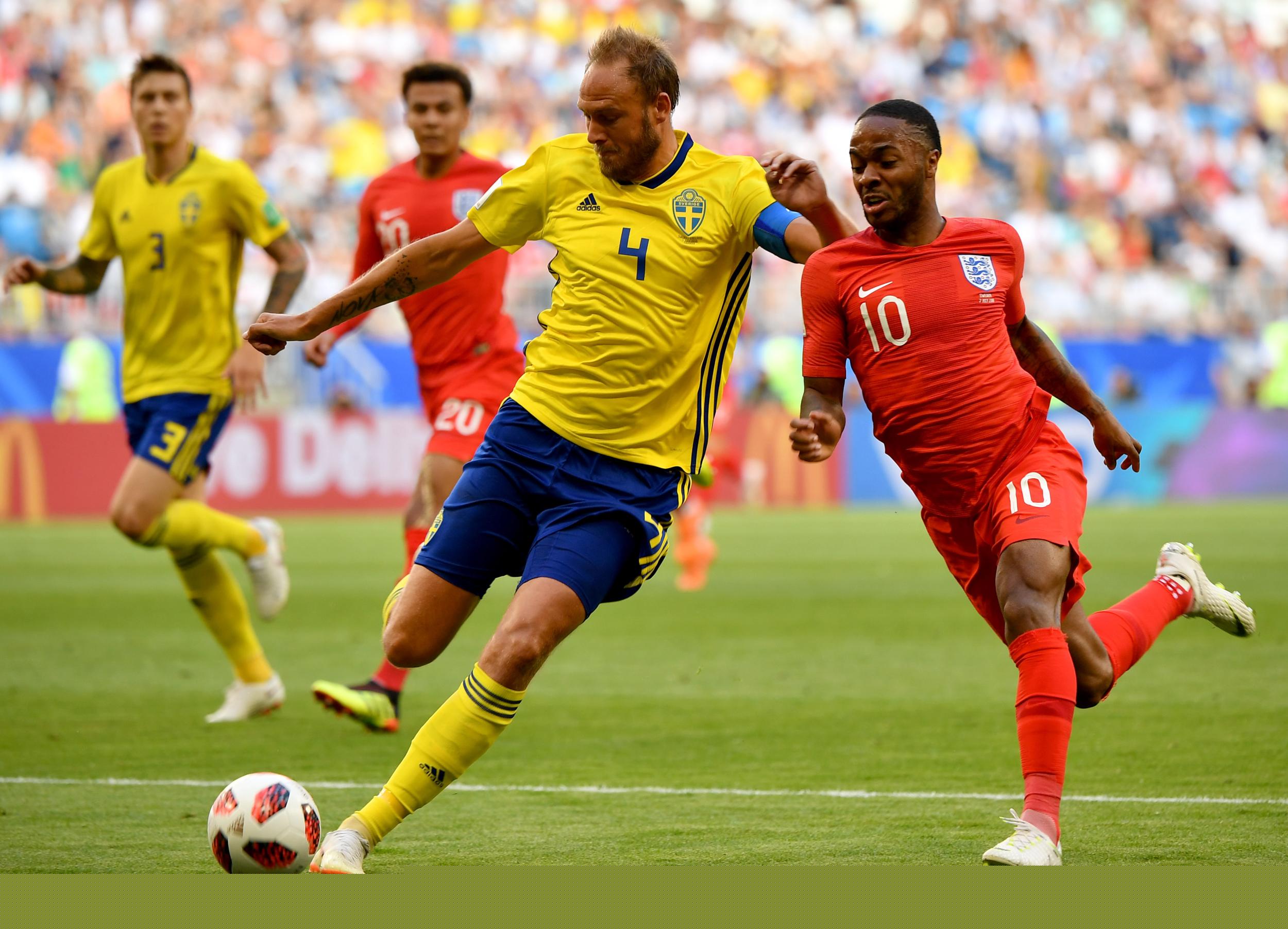 伦纳德：我们得把正确的阵容放到场上，我们需要更多的天赋（伦纳德：该把最合适的阵容摆上场，球队仍需补强天赋）