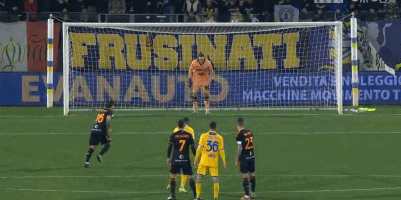 英博官方：现针对部分三层看台开启二轮售票，今日19：00开票