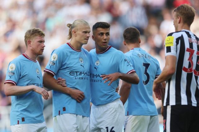 河南1-1云南，阿奇姆彭破门，史成龙送礼恩里克扳平（河南与云南1-1握手言和：阿奇姆彭先拔头筹，史成龙失误送礼，恩里克扳平）