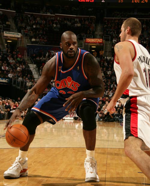 新民声援穆斯卡特：因几句赛后怨言就被全盘否定，这合理吗？（因几句赛后抱怨就否定穆斯卡特，公平吗？）