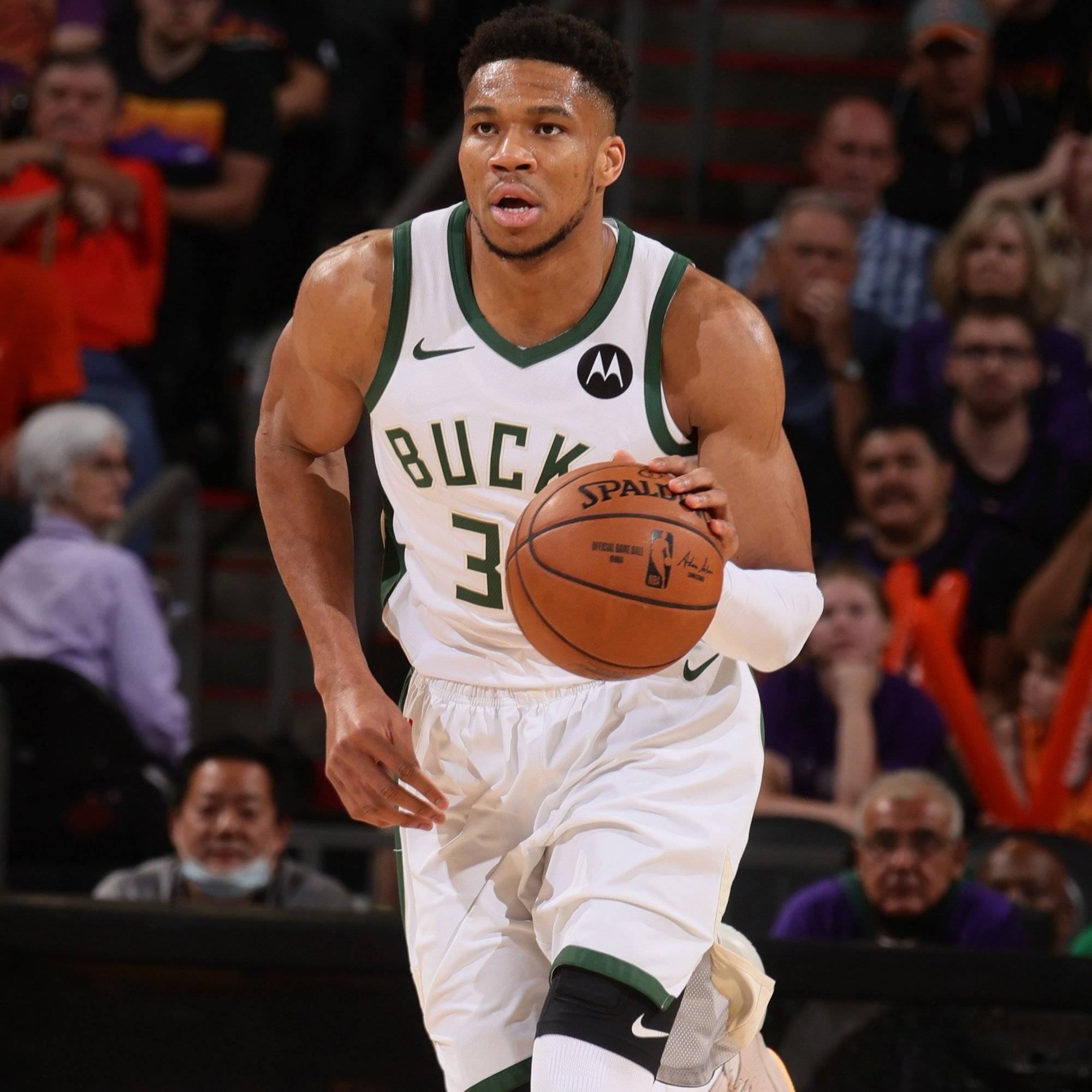 足球国足公布出征名单，多名主力如期入选（国足公布出征名单，多位主力顺利入选）