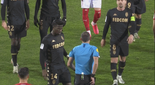 火箭状元秀哈登带队击败国王