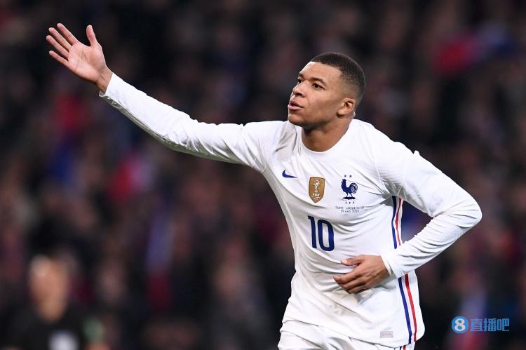 534场，诺伊尔追平伊梅尔并列德甲门将历史出场榜第二位（出战534场，诺伊尔追平伊梅尔，并列德甲门将出场榜次席）